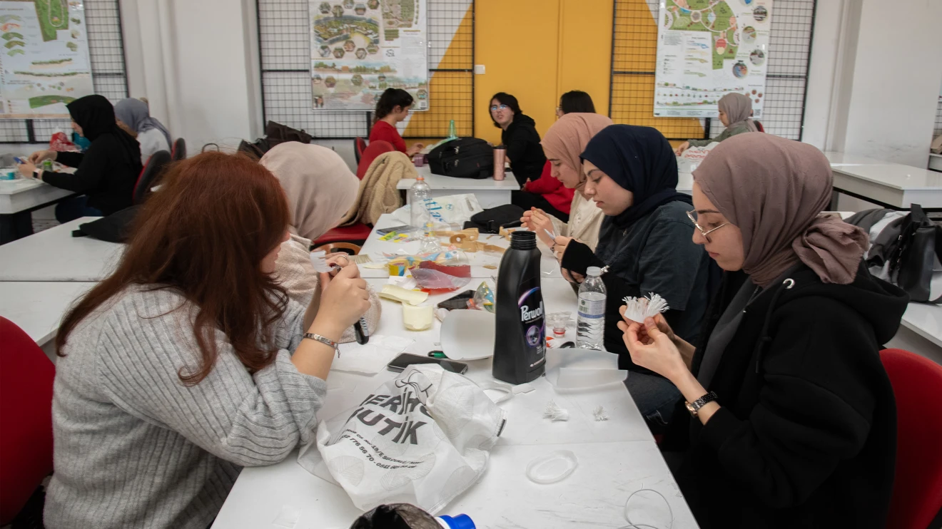 Selçuk Üniversitesinde “Sıfır Atık” sergisi açıldı